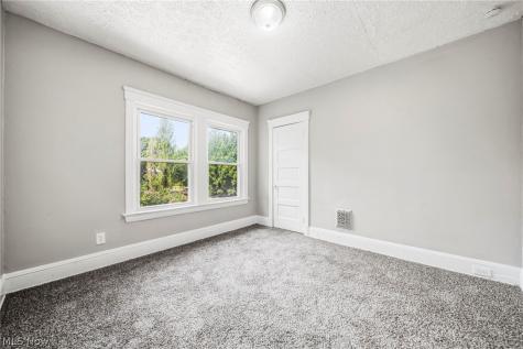 1637 Holyrood Road Cleveland OH 44106