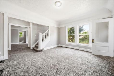 1637 Holyrood Road Cleveland OH 44106