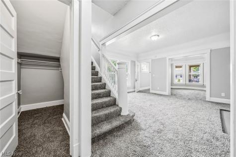 1637 Holyrood Road Cleveland OH 44106