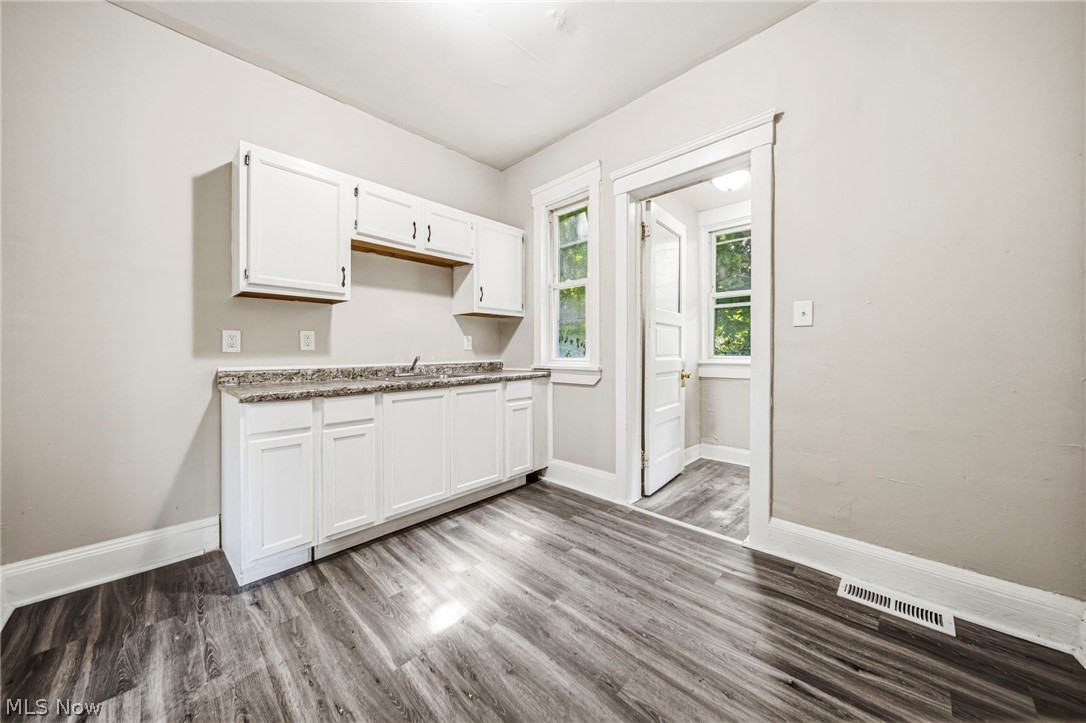 1637 Holyrood Road Cleveland OH 44106