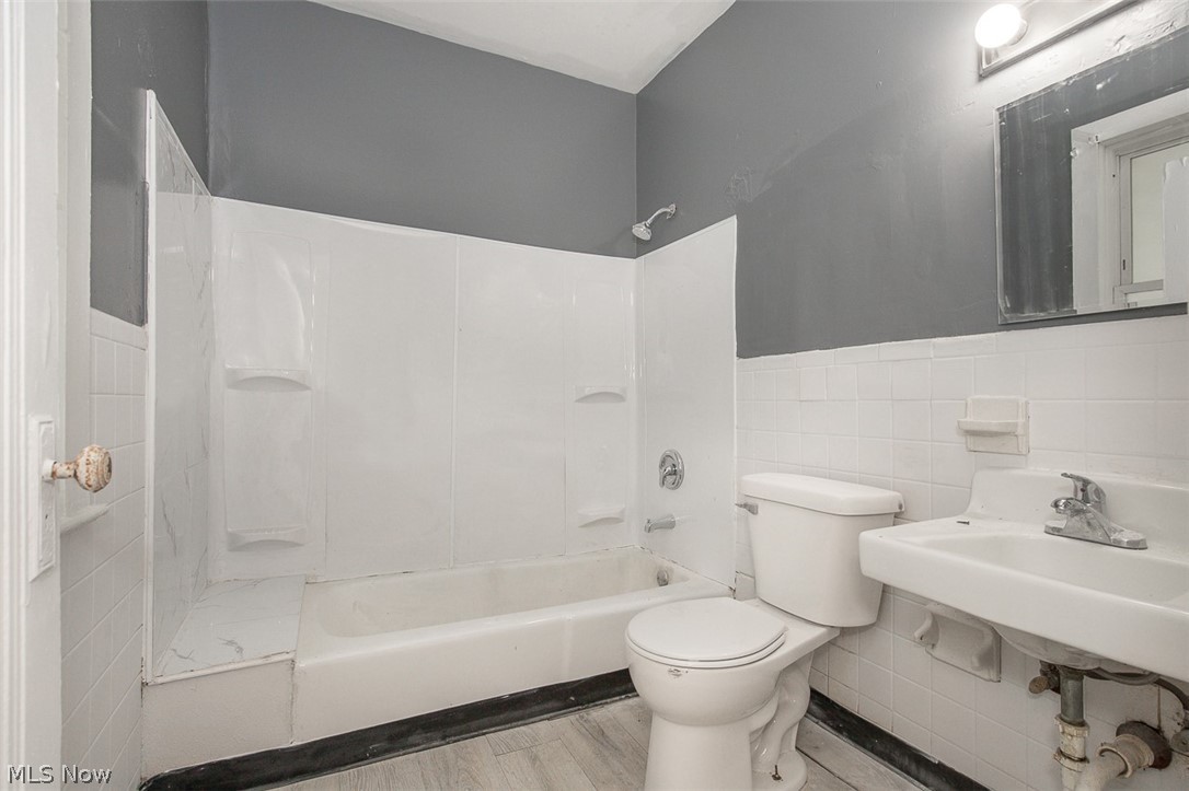 5817 Prosser Avenue Cleveland OH 44103