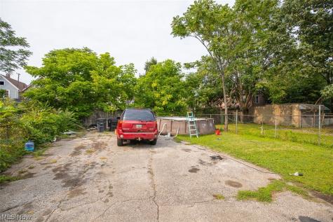 5817 Prosser Avenue Cleveland OH 44103