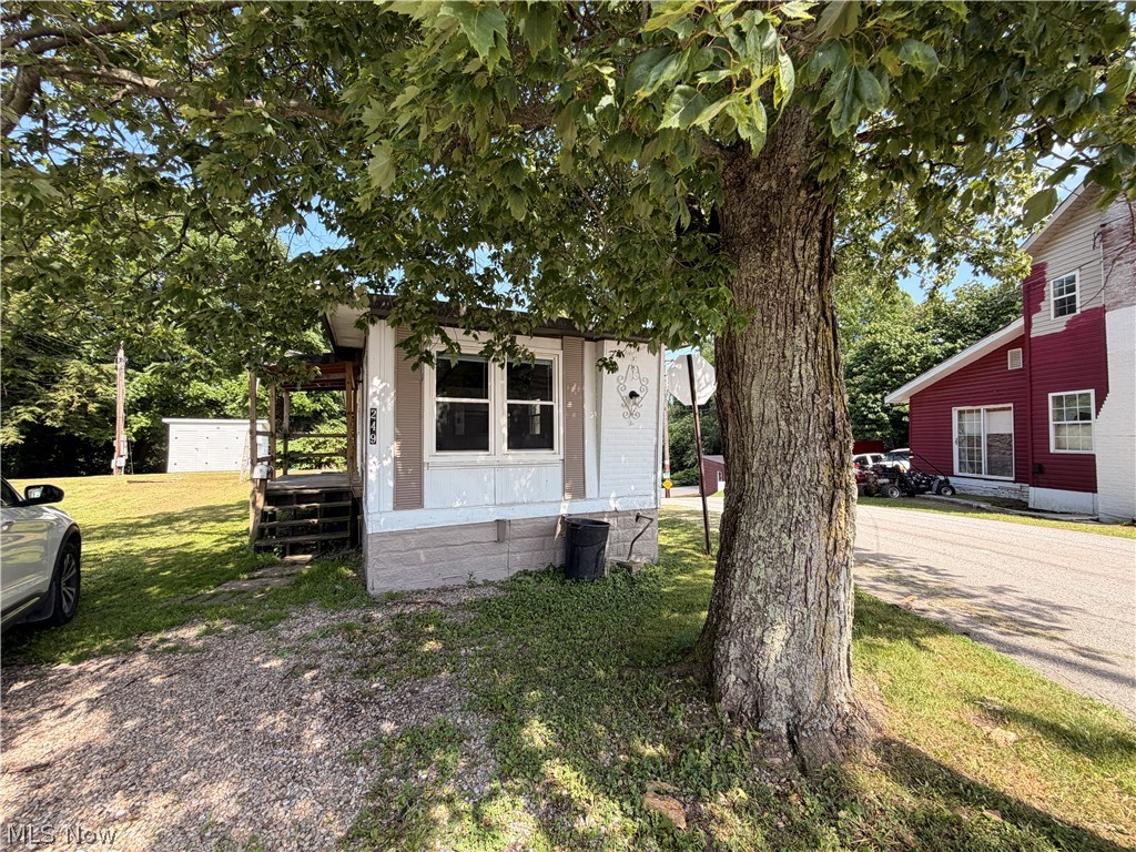 245 & 249 Henderson Street Barnesville OH 43713