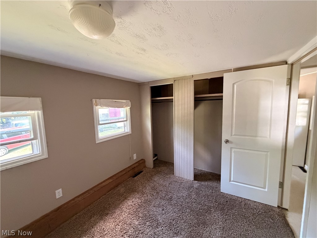 245 & 249 Henderson Street Barnesville OH 43713