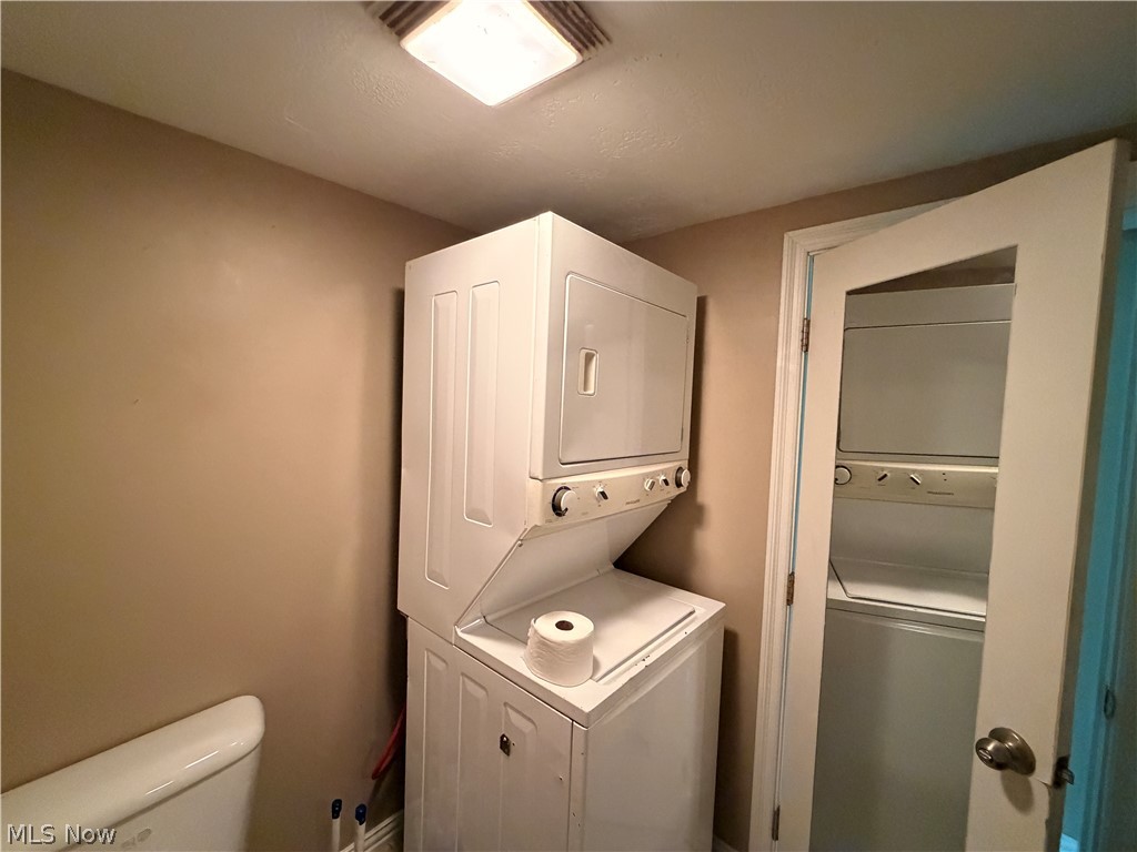 245 & 249 Henderson Street Barnesville OH 43713
