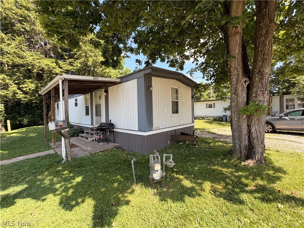 245 & 249 Henderson Street Barnesville OH 43713