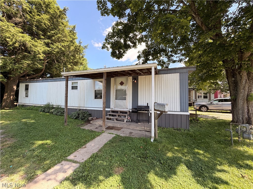 245 & 249 Henderson Street Barnesville OH 43713