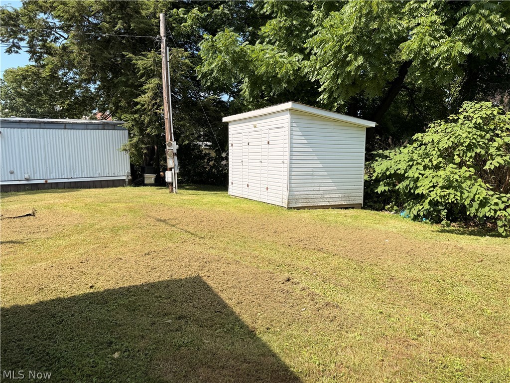 245 & 249 Henderson Street Barnesville OH 43713