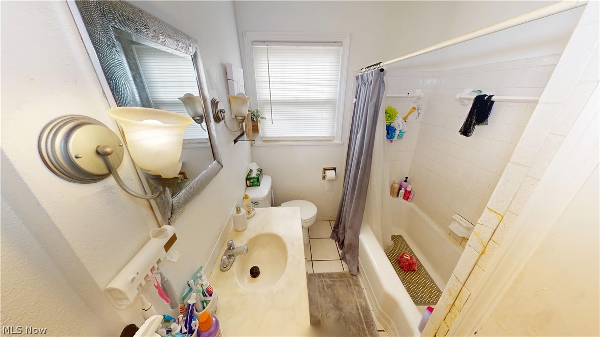 5111-5114 Allan Drive Boardman OH 44512