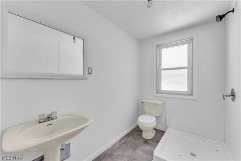 1261 E 113th Street Cleveland OH 44108