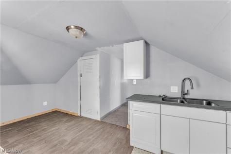 1261 E 113th Street Cleveland OH 44108