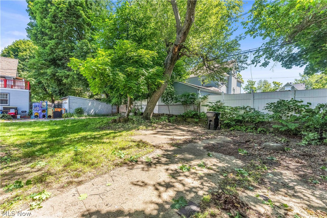 1261 E 113th Street Cleveland OH 44108
