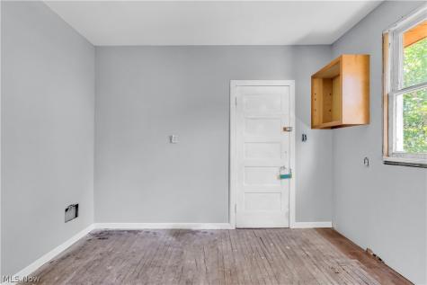 1261 E 113th Street Cleveland OH 44108