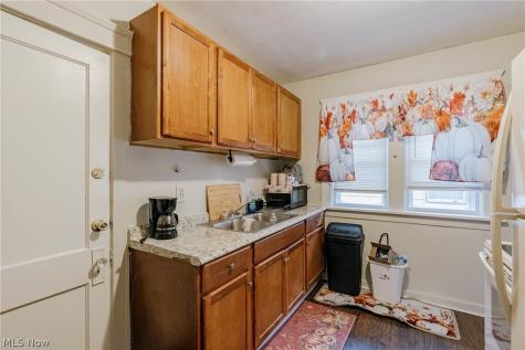 11021 Governor Avenue Cleveland OH 44111