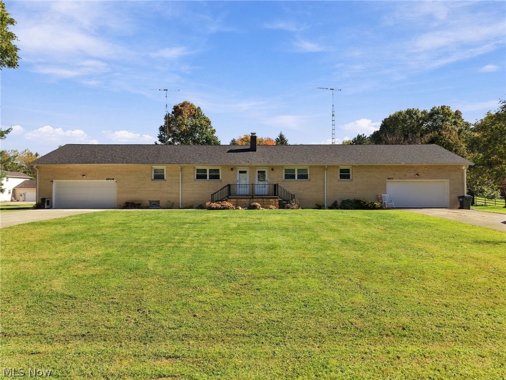 6904 Atlantic Boulevard NE Louisville OH 44641