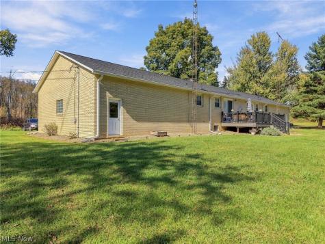 6904 Atlantic Boulevard NE Louisville OH 44641
