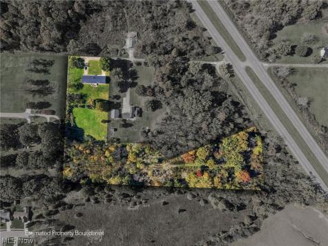 6904 Atlantic Boulevard NE Louisville OH 44641