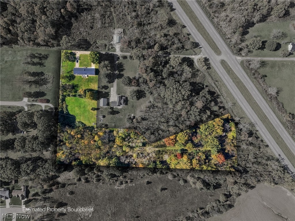 6904 Atlantic Boulevard NE Louisville OH 44641