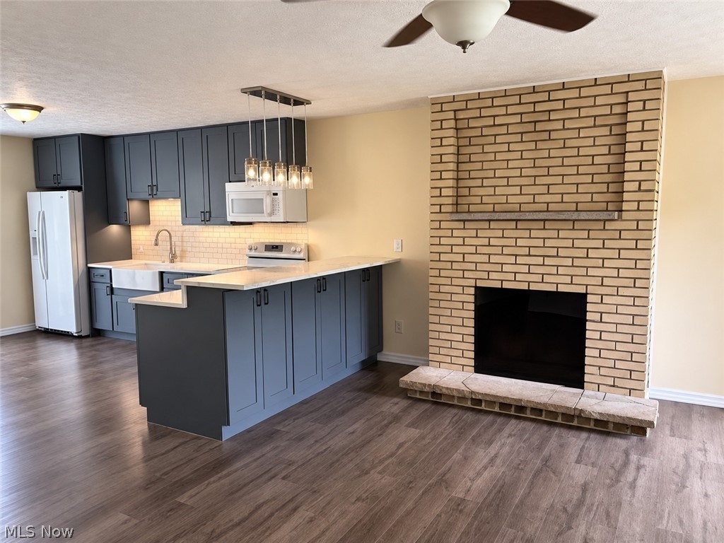 6904 Atlantic Boulevard NE Louisville OH 44641