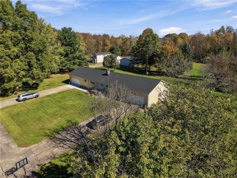 6904 Atlantic Boulevard NE Louisville OH 44641