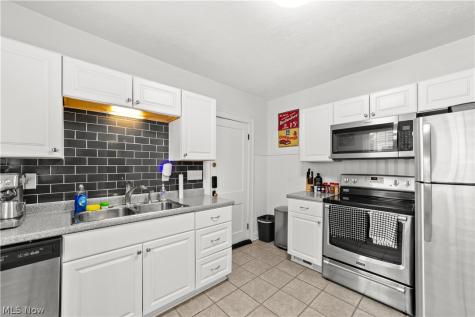 2029 Elbur Avenue Lakewood OH 44107