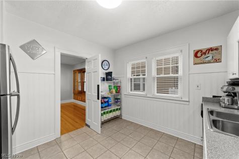 2029 Elbur Avenue Lakewood OH 44107
