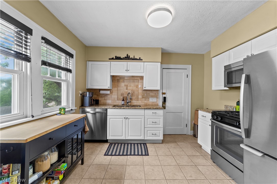 2029 Elbur Avenue Lakewood OH 44107