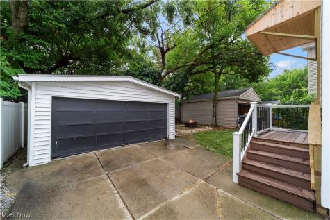 2029 Elbur Avenue Lakewood OH 44107