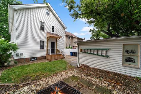 2029 Elbur Avenue Lakewood OH 44107