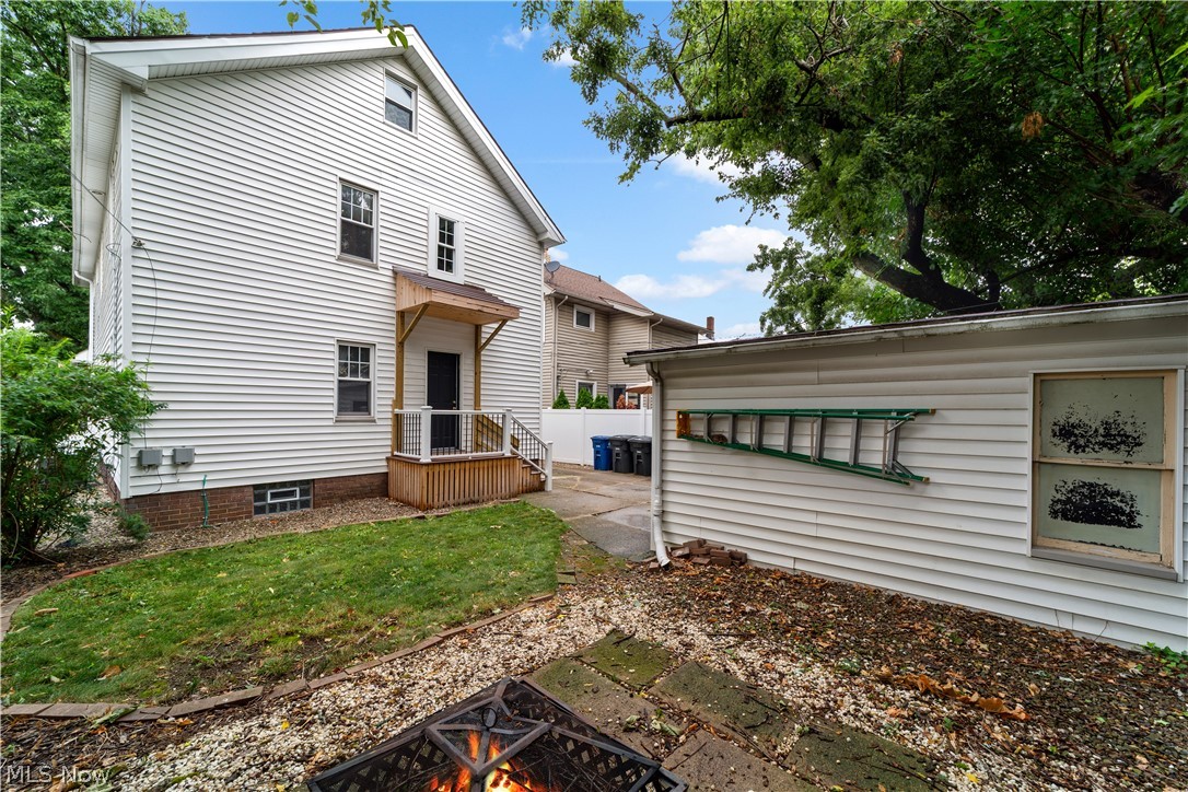 2029 Elbur Avenue Lakewood OH 44107