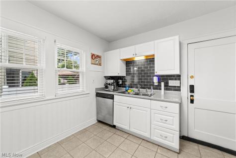 2029 Elbur Avenue Lakewood OH 44107