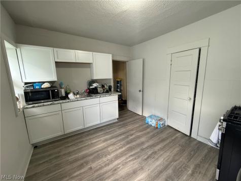 9418 Dickens Avenue Cleveland OH 44104