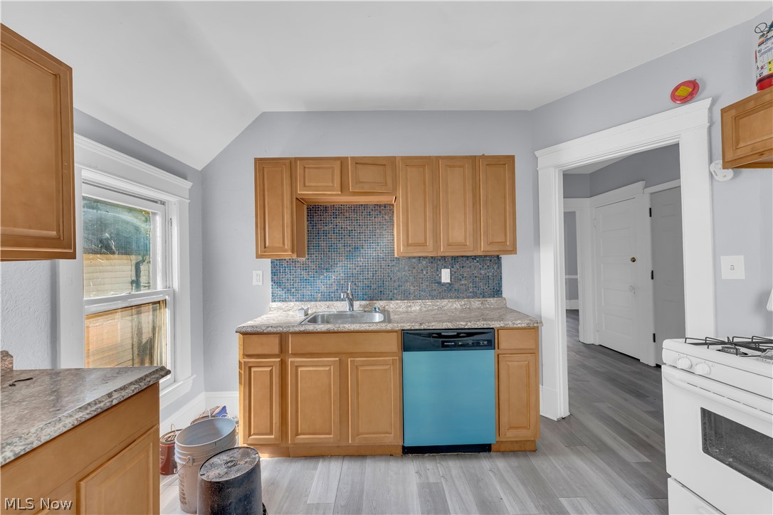4285 W 30th Street Cleveland OH 44109