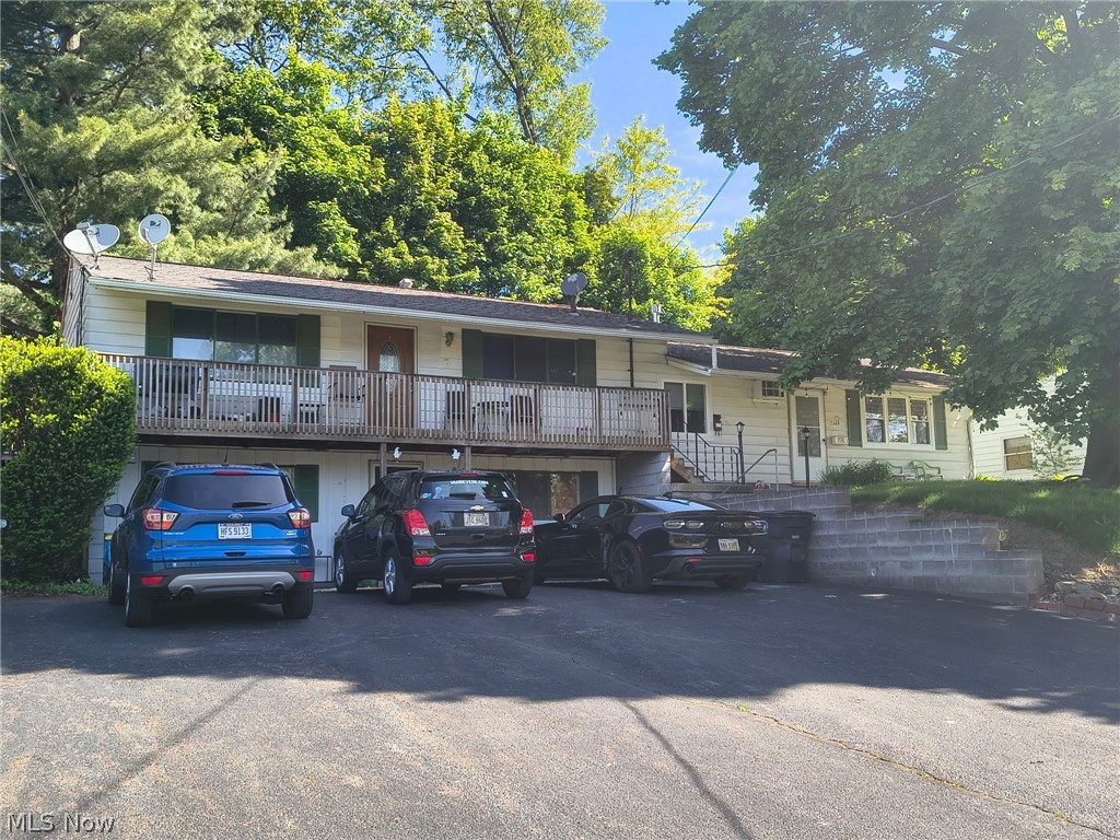 2347-2349 Nicholas Avenue Akron OH 44305