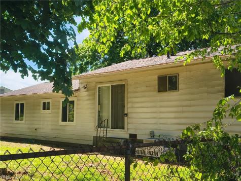 2347-2349 Nicholas Avenue Akron OH 44305