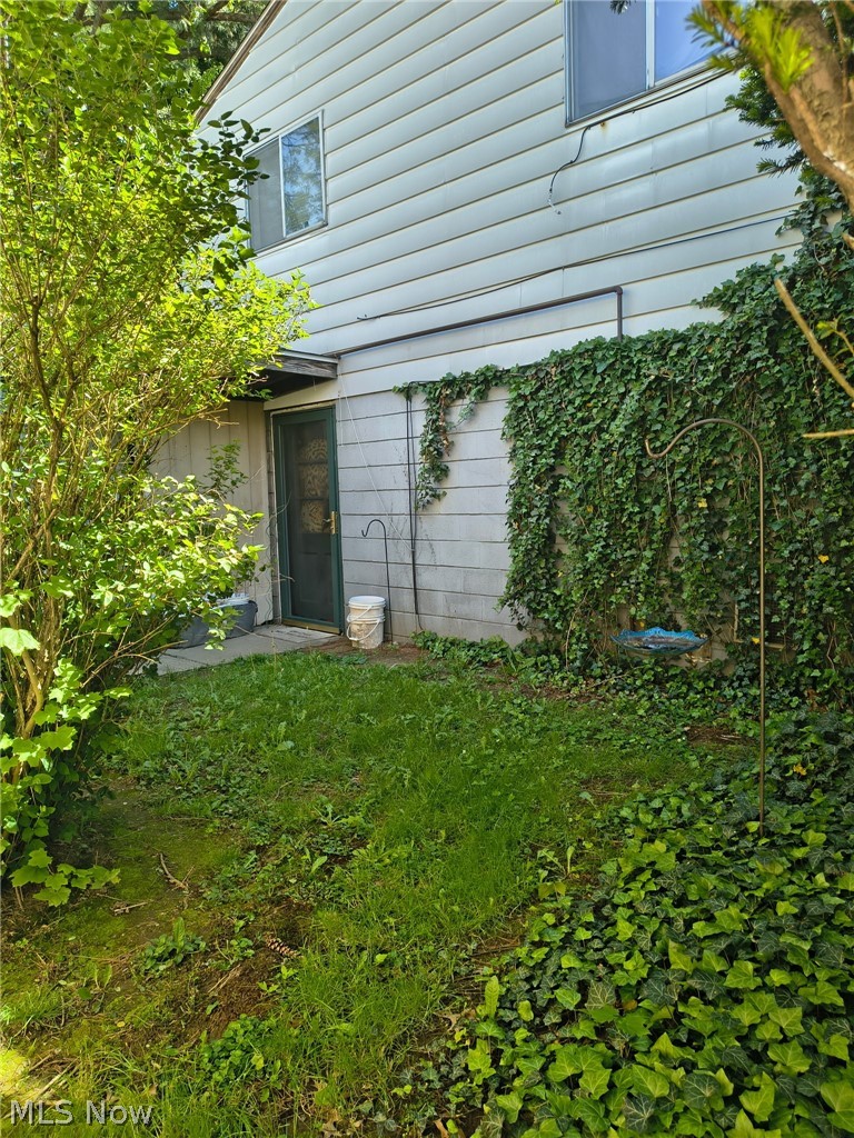 2347-2349 Nicholas Avenue Akron OH 44305