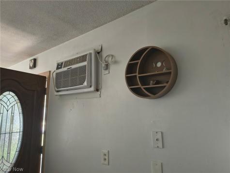 2347-2349 Nicholas Avenue Akron OH 44305