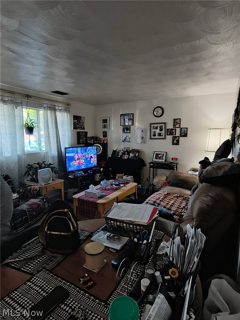 2347-2349 Nicholas Avenue Akron OH 44305