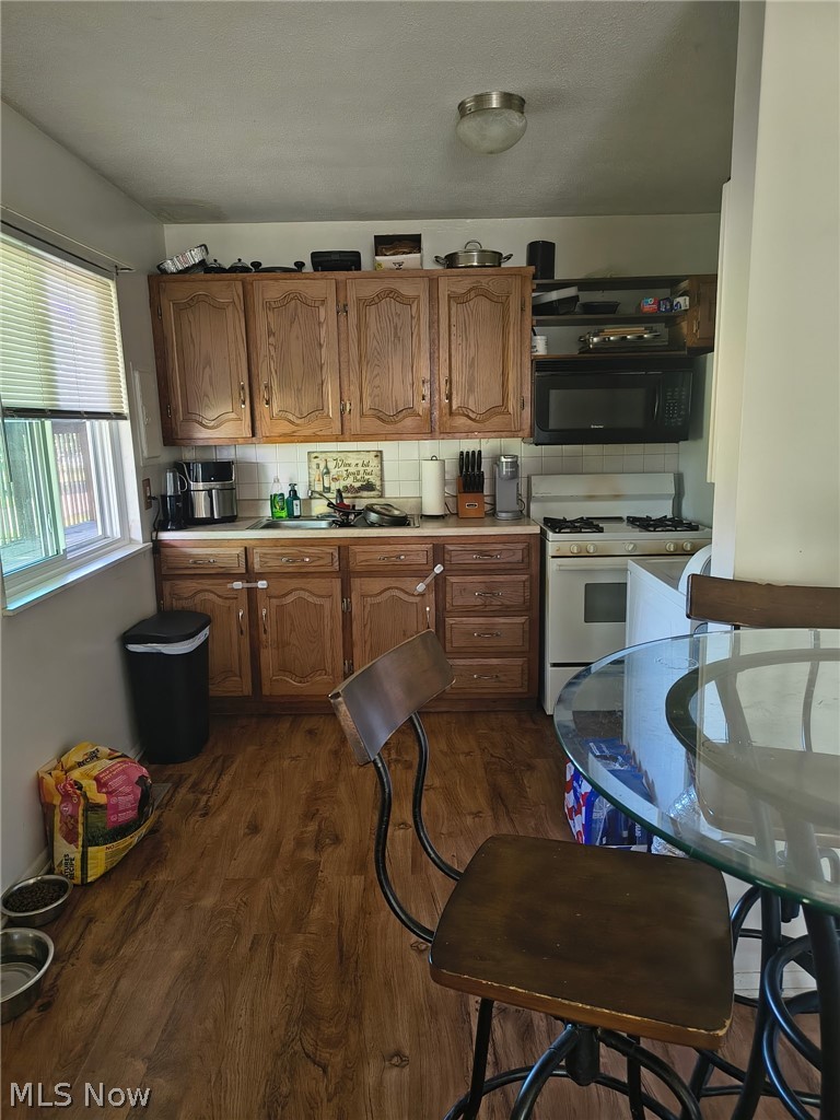 2347-2349 Nicholas Avenue Akron OH 44305