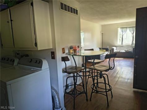 2347-2349 Nicholas Avenue Akron OH 44305