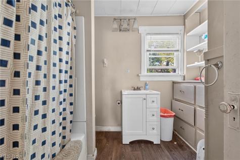 813-815 18th Street NW Canton OH 44703