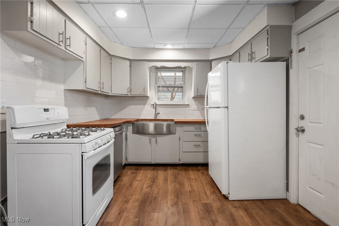 1346 Thoreau Road Lakewood OH 44107