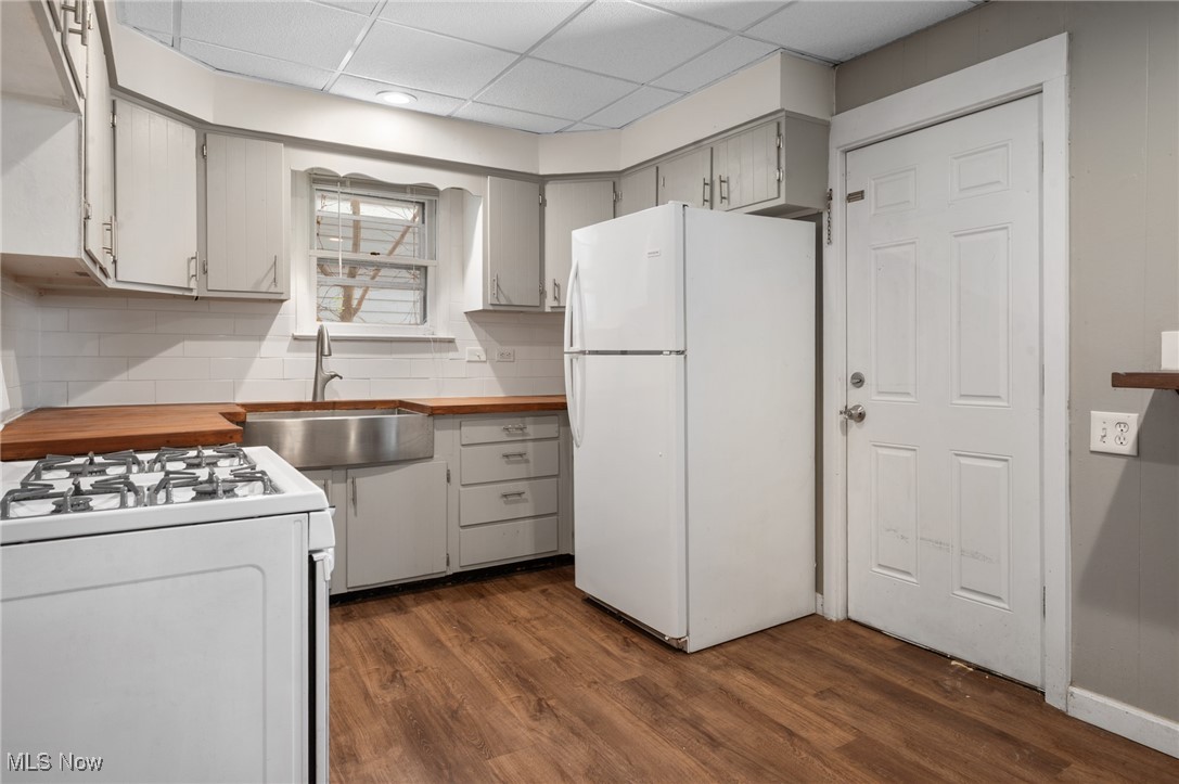 1346 Thoreau Road Lakewood OH 44107