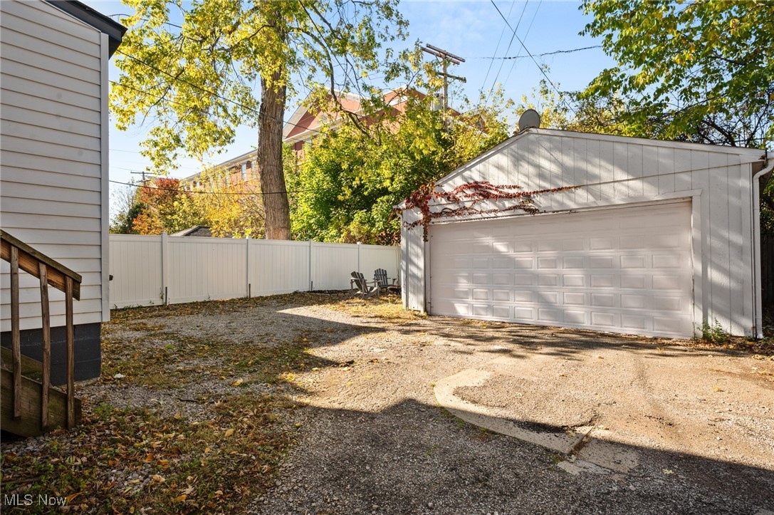 1346 Thoreau Road Lakewood OH 44107