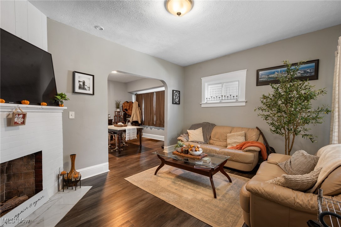 1346 Thoreau Road Lakewood OH 44107