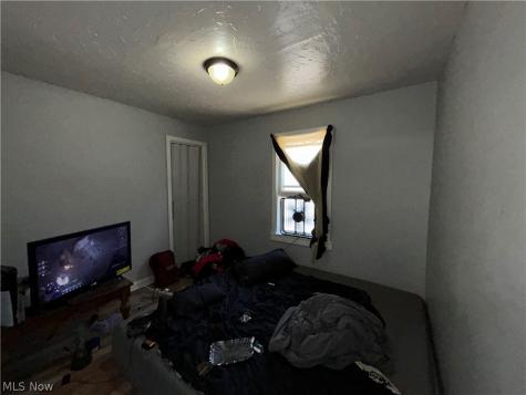 12935 Mcgowan Avenue Cleveland OH 44135