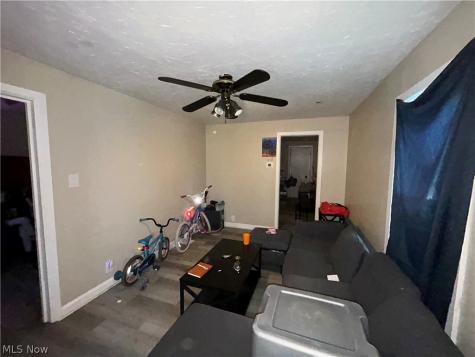 12935 Mcgowan Avenue Cleveland OH 44135