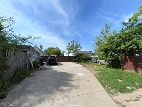 12935 Mcgowan Avenue Cleveland OH 44135