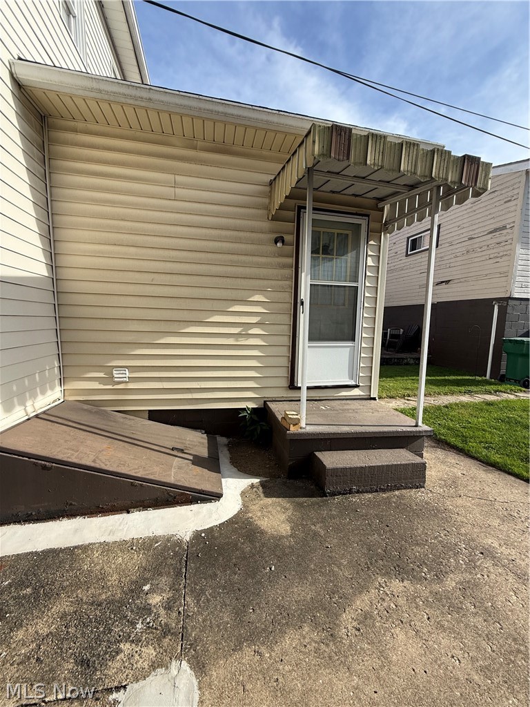 322 10th Street Wellsville OH 43968