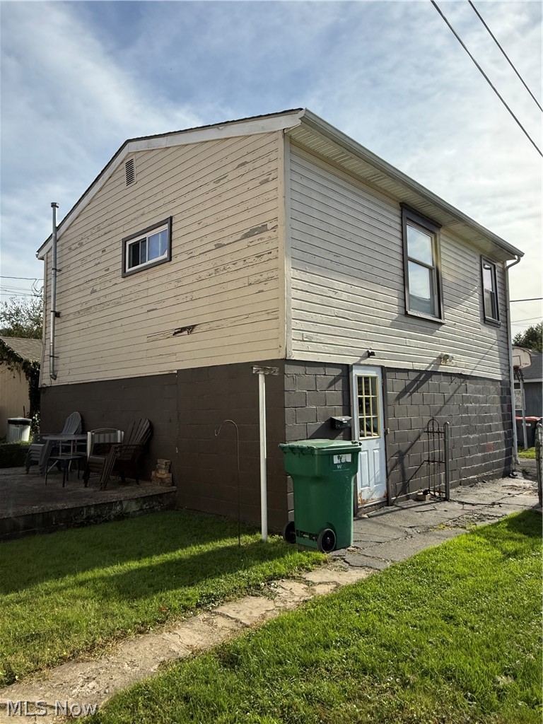 322 10th Street Wellsville OH 43968